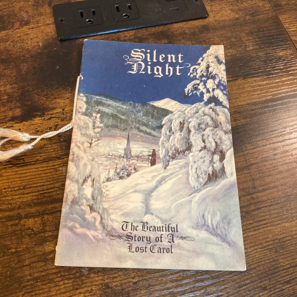 Silent Night Vtg Christmas Book The Beautiful Story of‎ A Lost Carol Christmas
